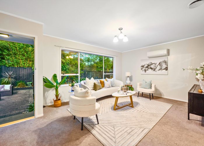  at 2/20 Flavia close, Torbay, North Shore City, Auckland