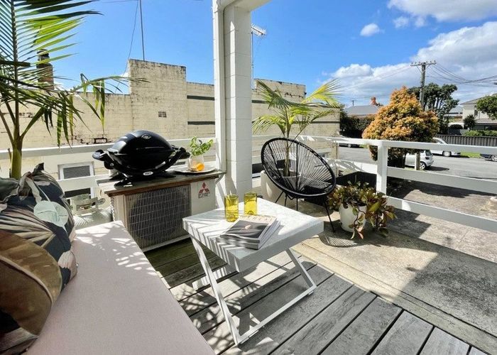  at 2/8 Eldon Road, Mount Eden, Auckland City, Auckland