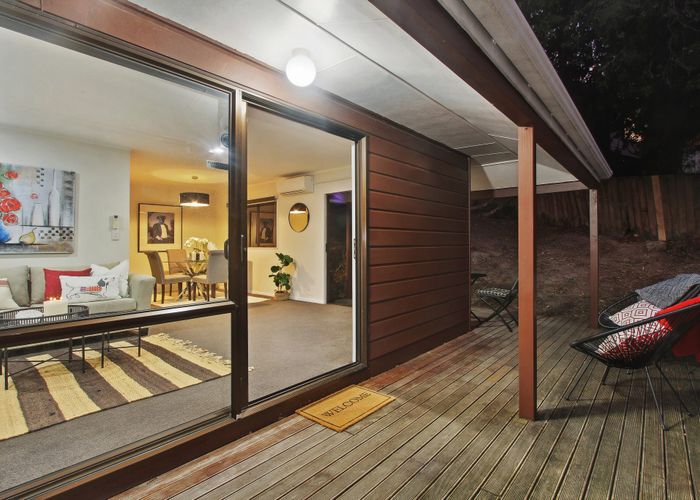  at 2/51 Greenvalley Rise, Glenfield, Auckland