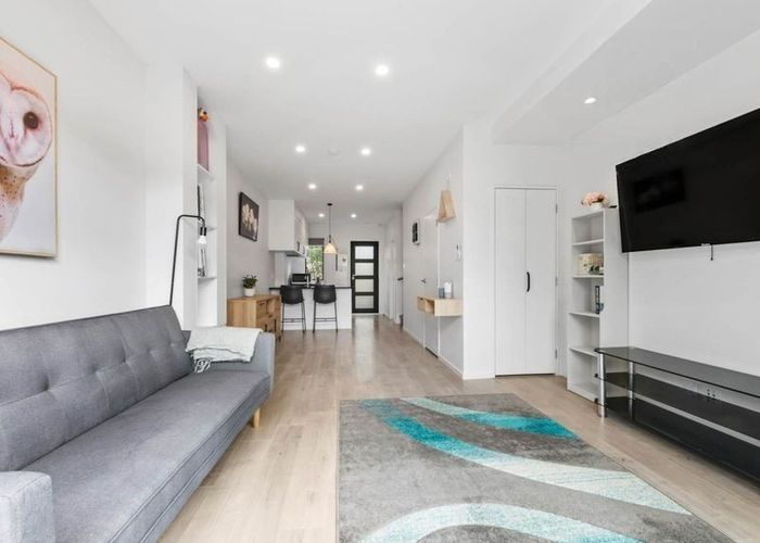  at 2/46  TE KANAWA CRESCENT, Henderson, Waitakere City, Auckland