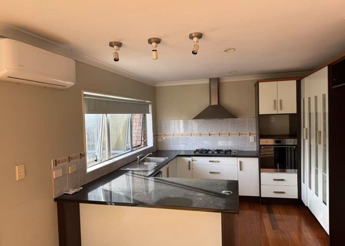 at 29 Toledo Ave, Henderson, Waitakere City, Auckland