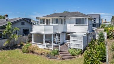  at 411 Lake Road, Takapuna, Auckland