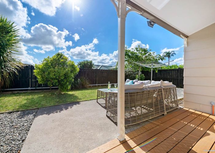  at 11/58 Manuroa Road, Takanini, Auckland