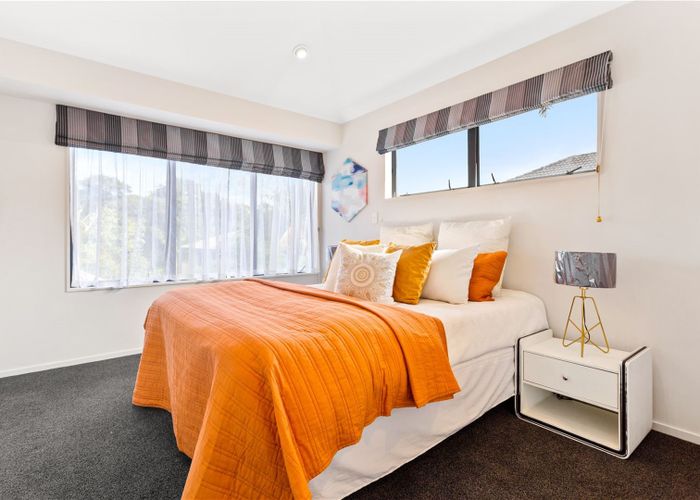  at 1/22 Lagoon Way, West Harbour, Auckland