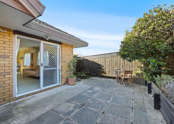  at 4 Davern Lane, New Lynn, Waitakere City, Auckland