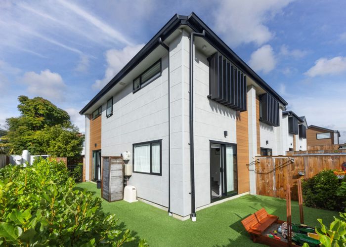  at 6/80 Awaroa Road, Sunnyvale, Waitakere City, Auckland