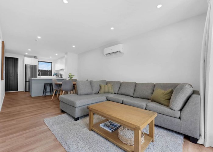  at 8 Pukakaho Lane, Papatoetoe, Manukau City, Auckland