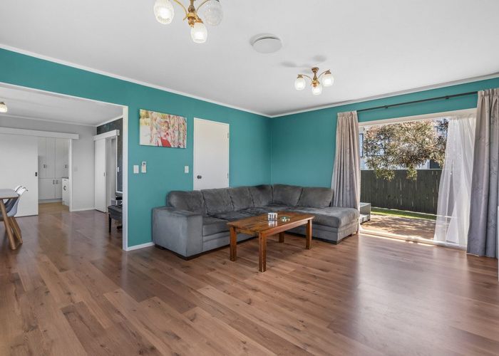  at 3 Tregony Place, Camborne, Porirua