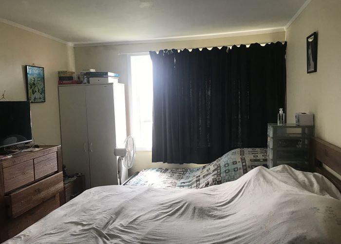  at 1 Caen Road, Panmure, Auckland