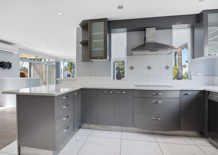  at 10 Lupetti Rise, West Harbour, Waitakere City, Auckland