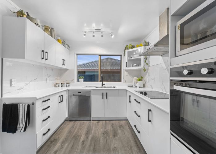  at 18A Sunnyside Crescent, Papatoetoe, Manukau City, Auckland