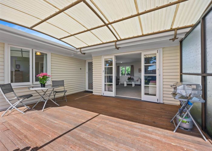  at 1/414 East Coast Road, Mairangi Bay, North Shore City, Auckland