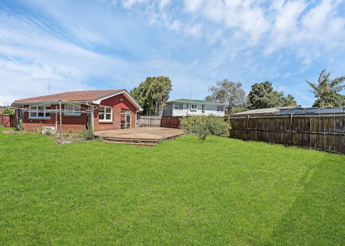  at 50 Edgewater Drive, Pakuranga, Auckland