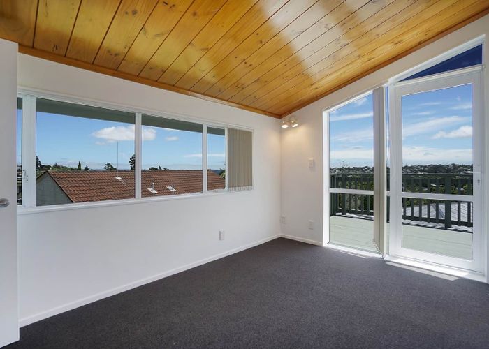  at 354A Glenfield Road, Glenfield, North Shore City, Auckland