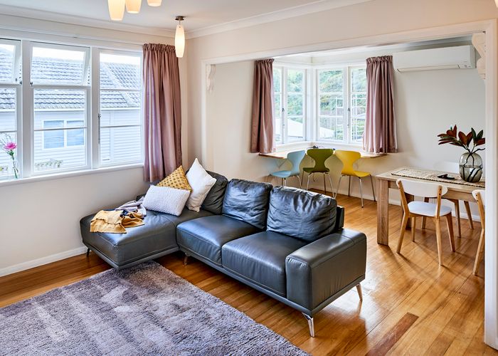  at 25 Raroa Terrace, Tawa, Wellington