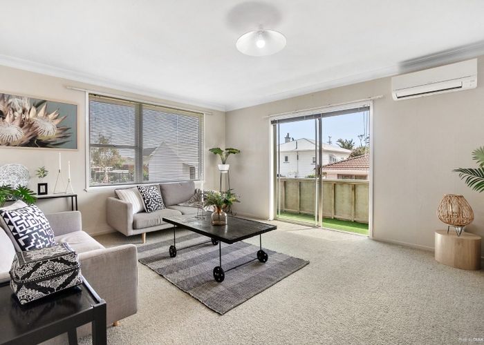  at 4/84 Rawhiti Road, One Tree Hill, Auckland City, Auckland
