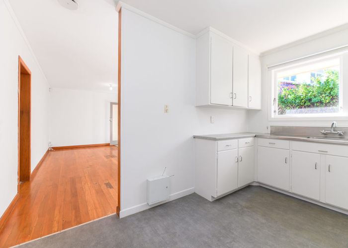  at 4/15A Frost Road, Mount Roskill, Auckland City, Auckland