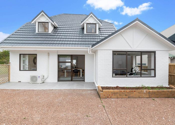  at 226 East Coast Road, Forrest Hill, Auckland