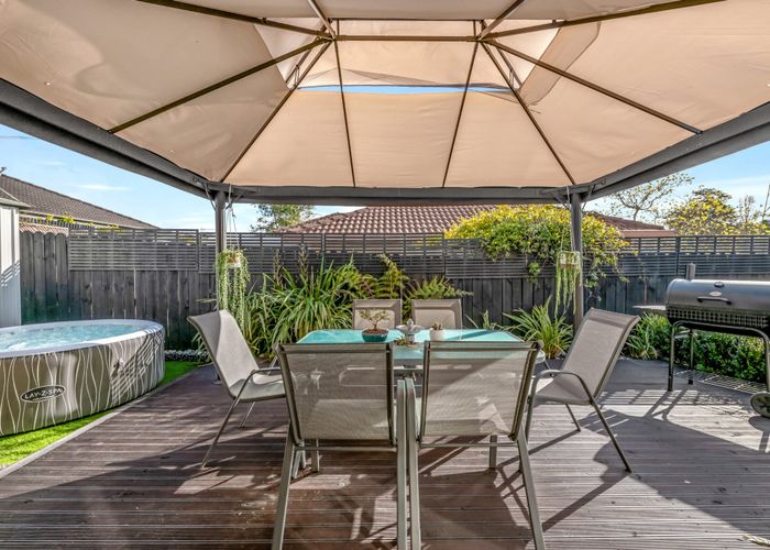  at 11 Norman Close, The Gardens, Auckland