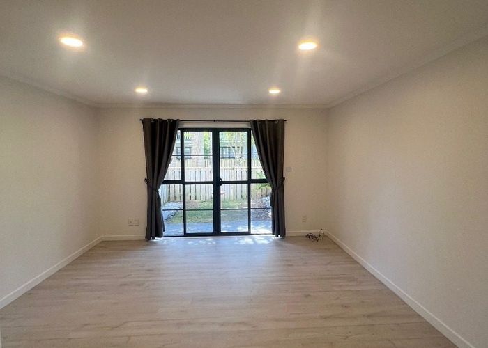  at 56/8 Carolina Place, Albany, North Shore City, Auckland