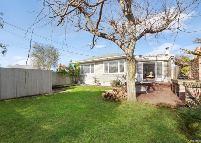  at 1/130 Onewa Road, Northcote, Auckland