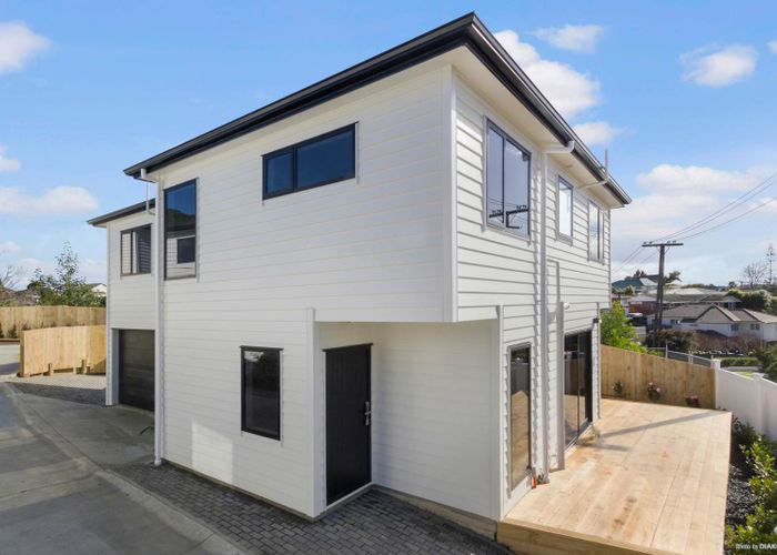  at 15C Windermere Crescent, Blockhouse Bay, Auckland
