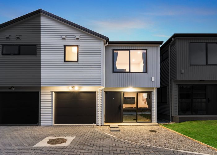  at 4/149 Tirimoana Road, Te Atatu South, Waitakere City, Auckland