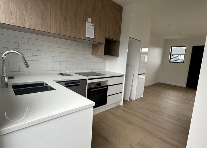  at 1/130 Te Oneroa Way, Long Bay, North Shore City, Auckland
