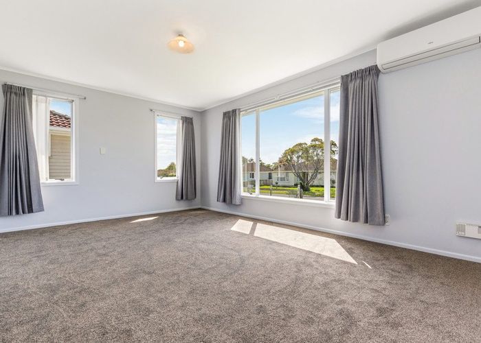  at 10 Mariner Street, Mangere, Auckland