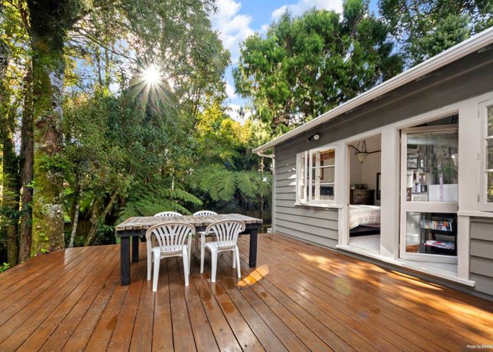  at 38 Turanga Road, Henderson Valley, Waitakere City, Auckland