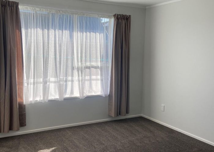  at 1/24 Broadfell Avenue, Avonhead, Christchurch