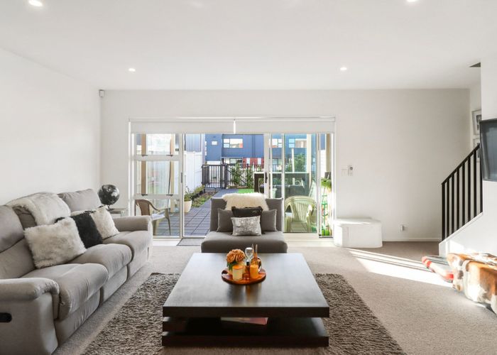 at 72 Flat Bush School Road, Flat Bush, Manukau City, Auckland