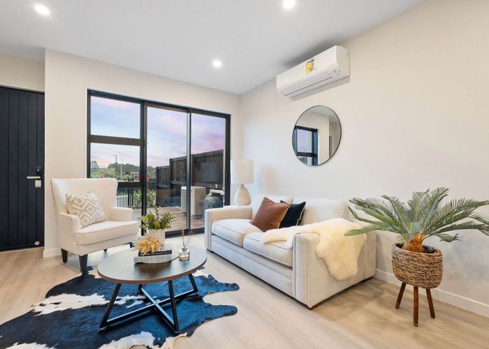  at 4/16 Clara Road, Silverdale, Rodney, Auckland