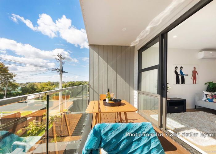  at 9/26 Buscomb Avenue, Henderson, Waitakere City, Auckland