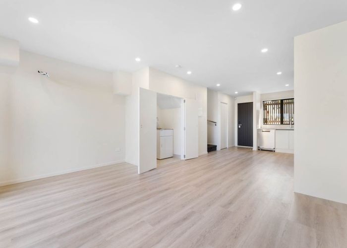  at 4 / 7 Beverly Place, New Lynn, Waitakere City, Auckland