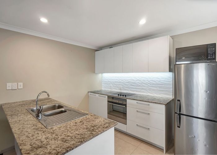  at 8/46 Carlos Drive, Flat Bush, Auckland