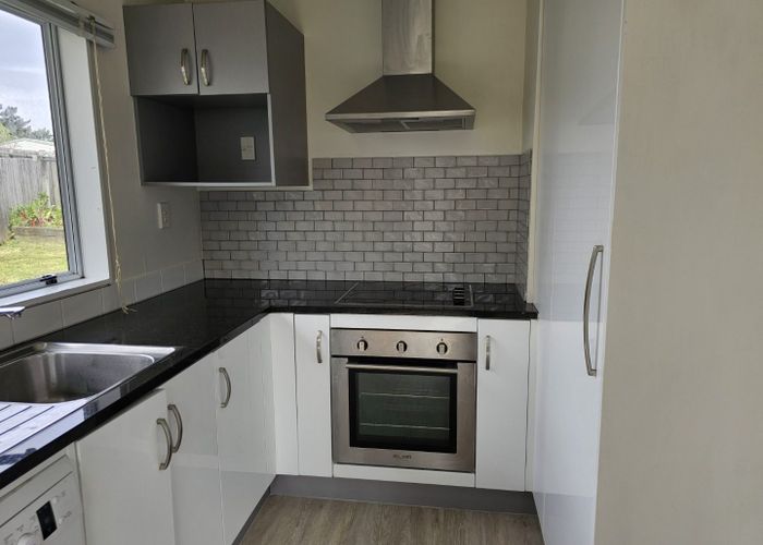  at 33  Guadeloupe Crescent, Grenada Village, Wellington, Wellington