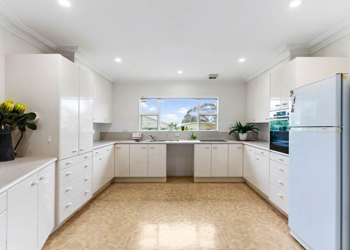  at 16 Sunhill Road, Sunnyvale, Waitakere City, Auckland