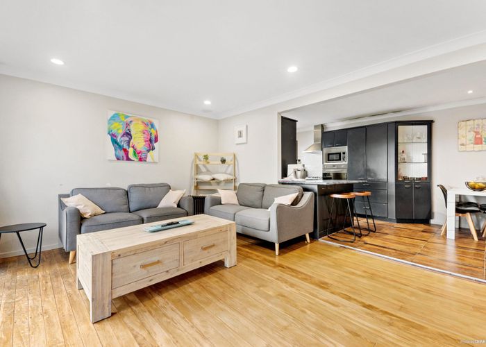  at 8 Alexander Avenue, Torbay, North Shore City, Auckland