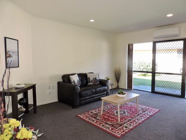  at 39/42 Main Road, Tawa, Wellington