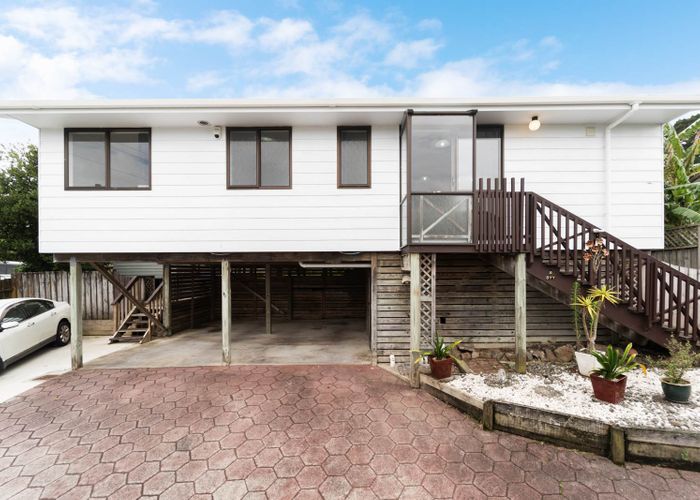  at 2/577 Richardson Road, Mount Roskill, Auckland