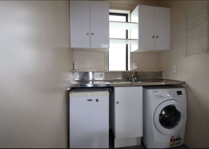  at 21 Hanrahan  Street - Studio, Upper Riccarton, Christchurch City, Canterbury