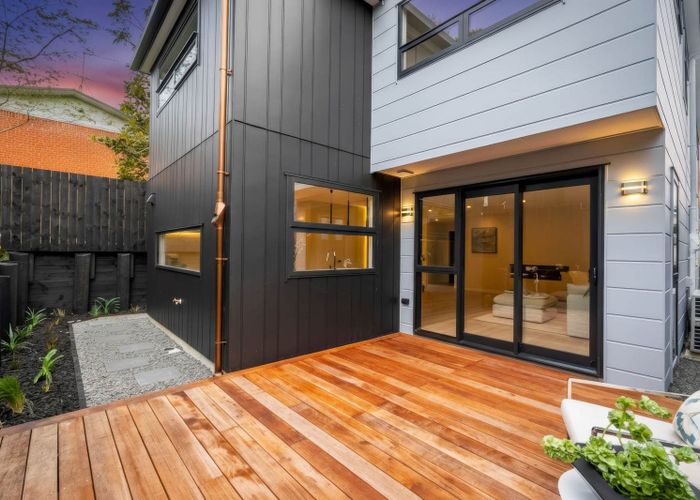  at 42E Gordon Avenue, Milford, North Shore City, Auckland