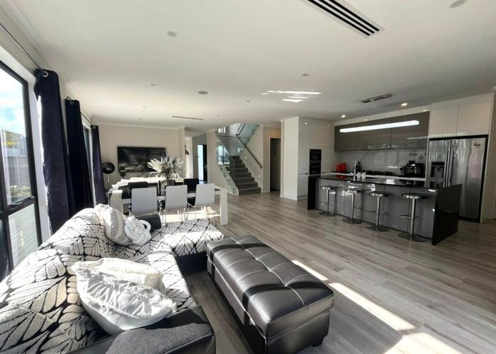  at 64 Mettam Drive, Swanson, Waitakere City, Auckland