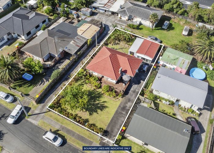  at 32 Steven Street, Mangere East, Auckland