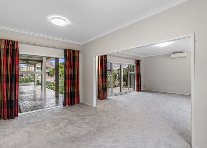  at 9 Upham Place, Chartwell, Hamilton