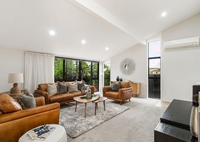  at 18 Orinda Close, Botany Downs, Auckland