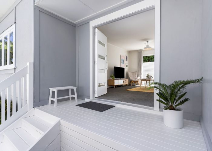  at 4A Tiroroa Avenue, Te Atatu South, Waitakere City, Auckland