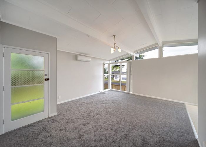  at 4 Walden Place, Mangere East, Auckland
