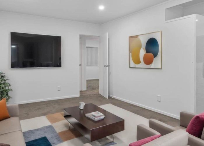  at 2/4 Roys Road, Weymouth, Manukau City, Auckland